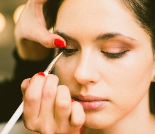 Sådan giver du din makeup nyt liv