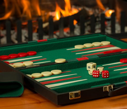 Reglerne til brætspillet backgammon